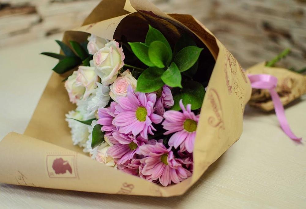 Букет цветов из: Розы и Хризантемы в Великом Устюге