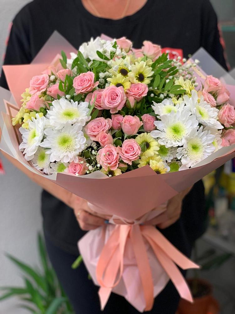 Букет цветов из: Розы и Хризантемы в Великом Устюге