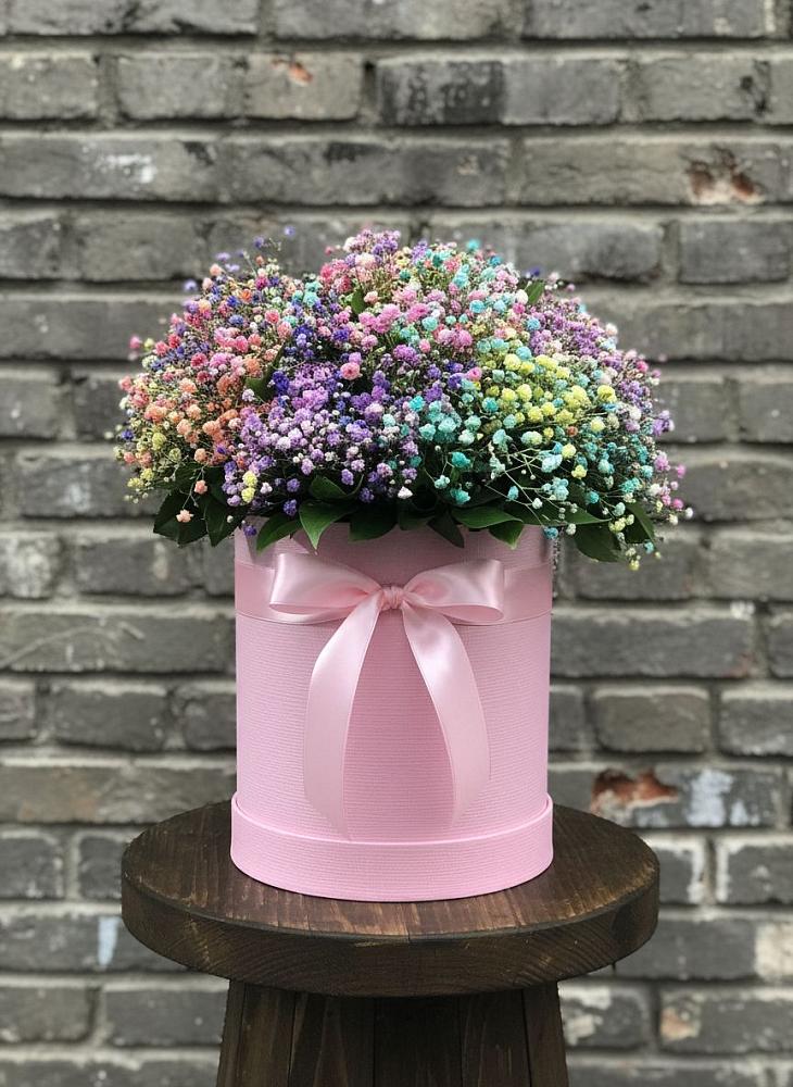 Цветочная композиция из Гипсофила и Розы в шляпной коробке в Великом Устюге