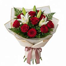 Букет цветов из:  Лилии и Розы в Великом Устюге