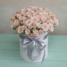 Цветочная композиция из Розы в шляпной коробке в Великом Устюге