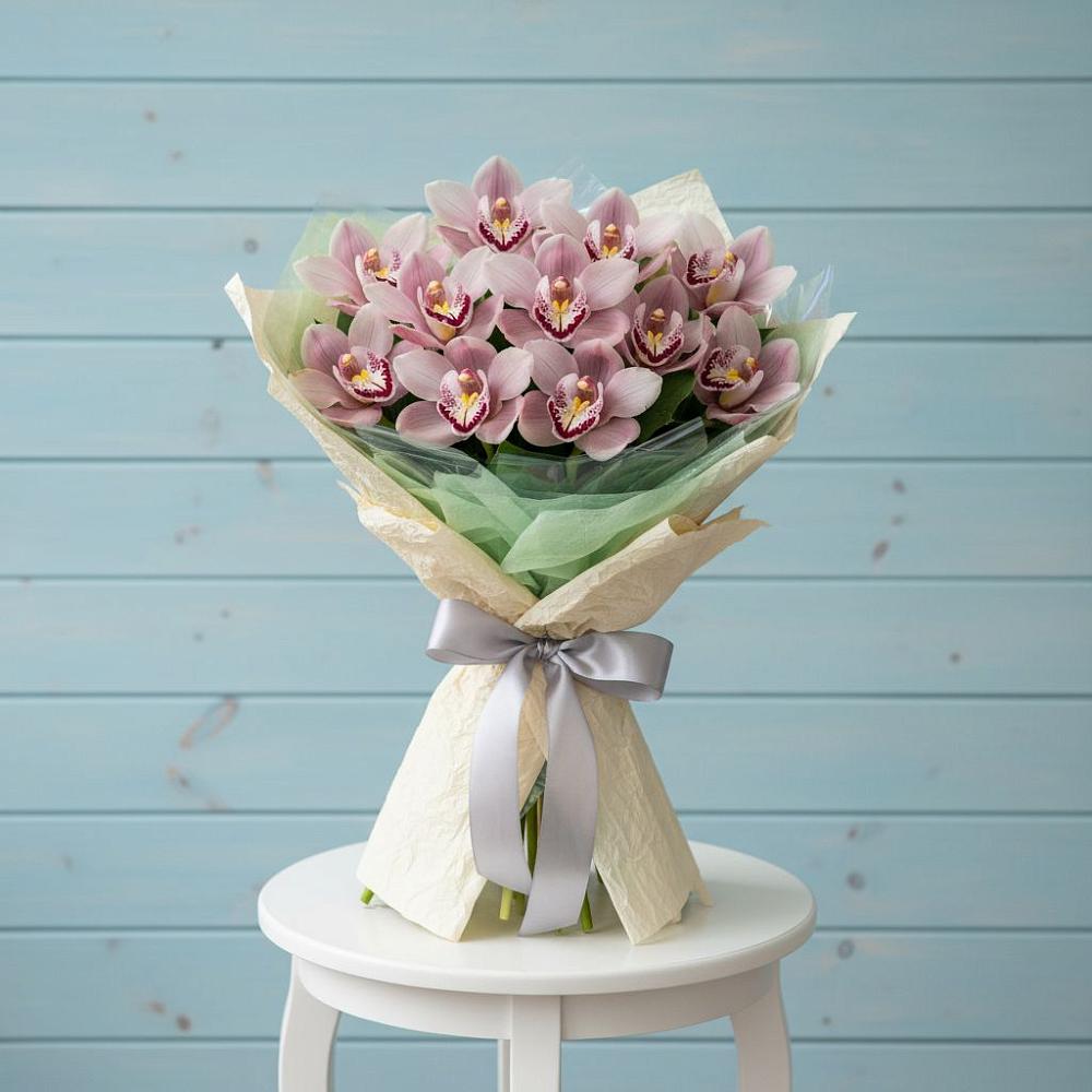 Букет цветов из: Орхидеи и Розы в Великом Устюге