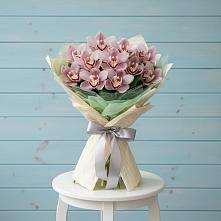 Букет цветов из:  Орхидеи и Розы #REPLACE_PRED# Великом Устюге