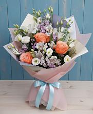 Букет цветов из:  Лизиантусы, Розы, Альстромерии и Гипсофила в Великом Устюге