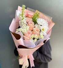 Букет цветов из:  Хризантемы и Розы в Великом Устюге