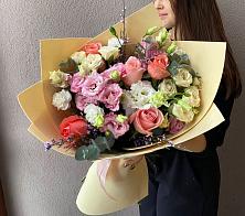 Букет цветов из:  Розы, Лизиантусы и Гвоздики #REPLACE_PRED# Великом Устюге