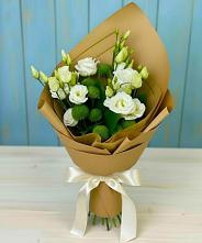 Букет цветов из:  Хризантемы и Лизиантусы #REPLACE_PRED# Великом Устюге