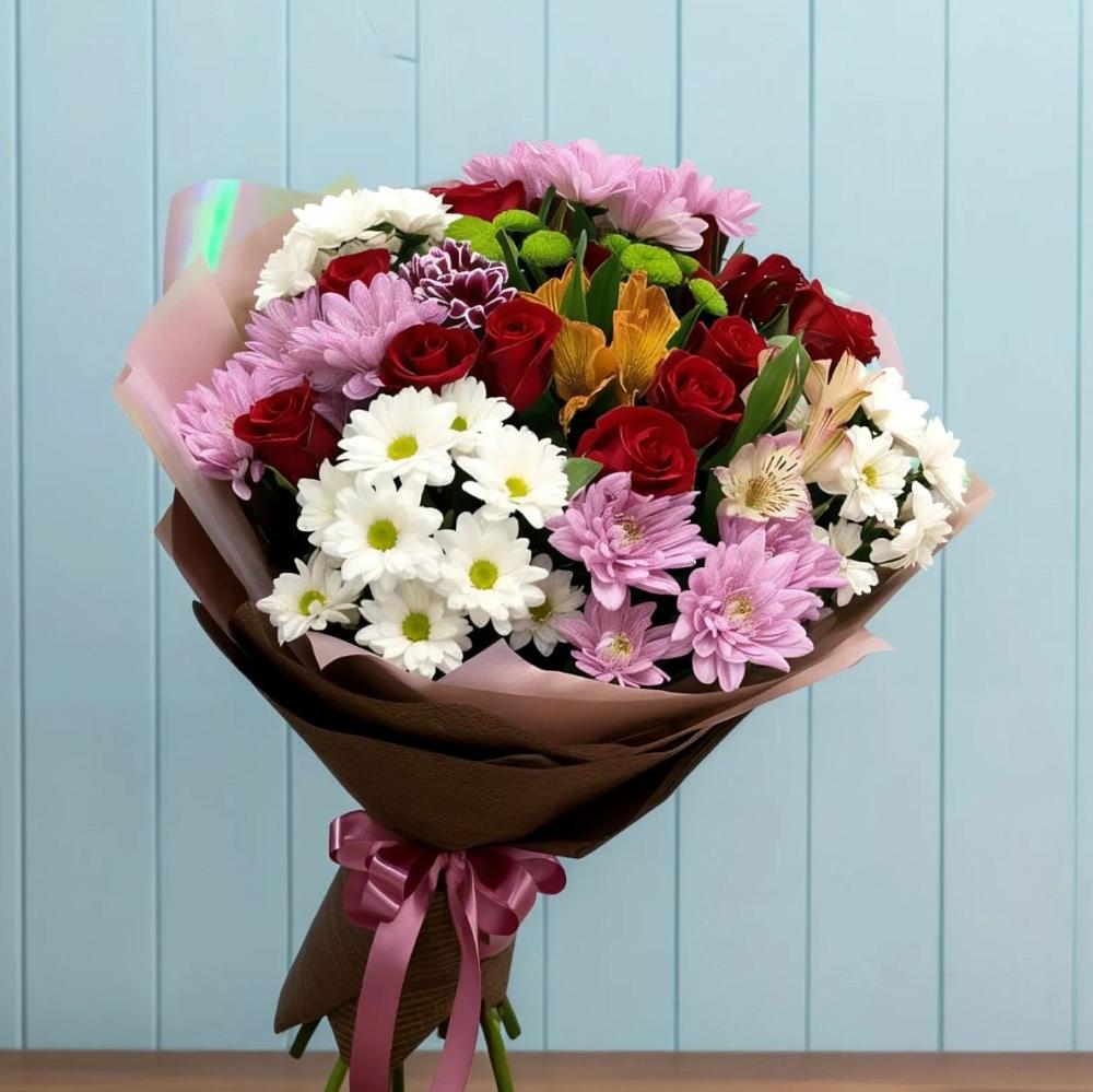 Букет цветов из: Розы, Хризантемы и Альстромерии в Великом Устюге