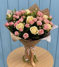 Букет цветов из:  Розы в Великом Устюге