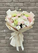 Букет цветов из:  Гвоздики, Розы, Лизиантусы и Хризантемы в Великом Устюге