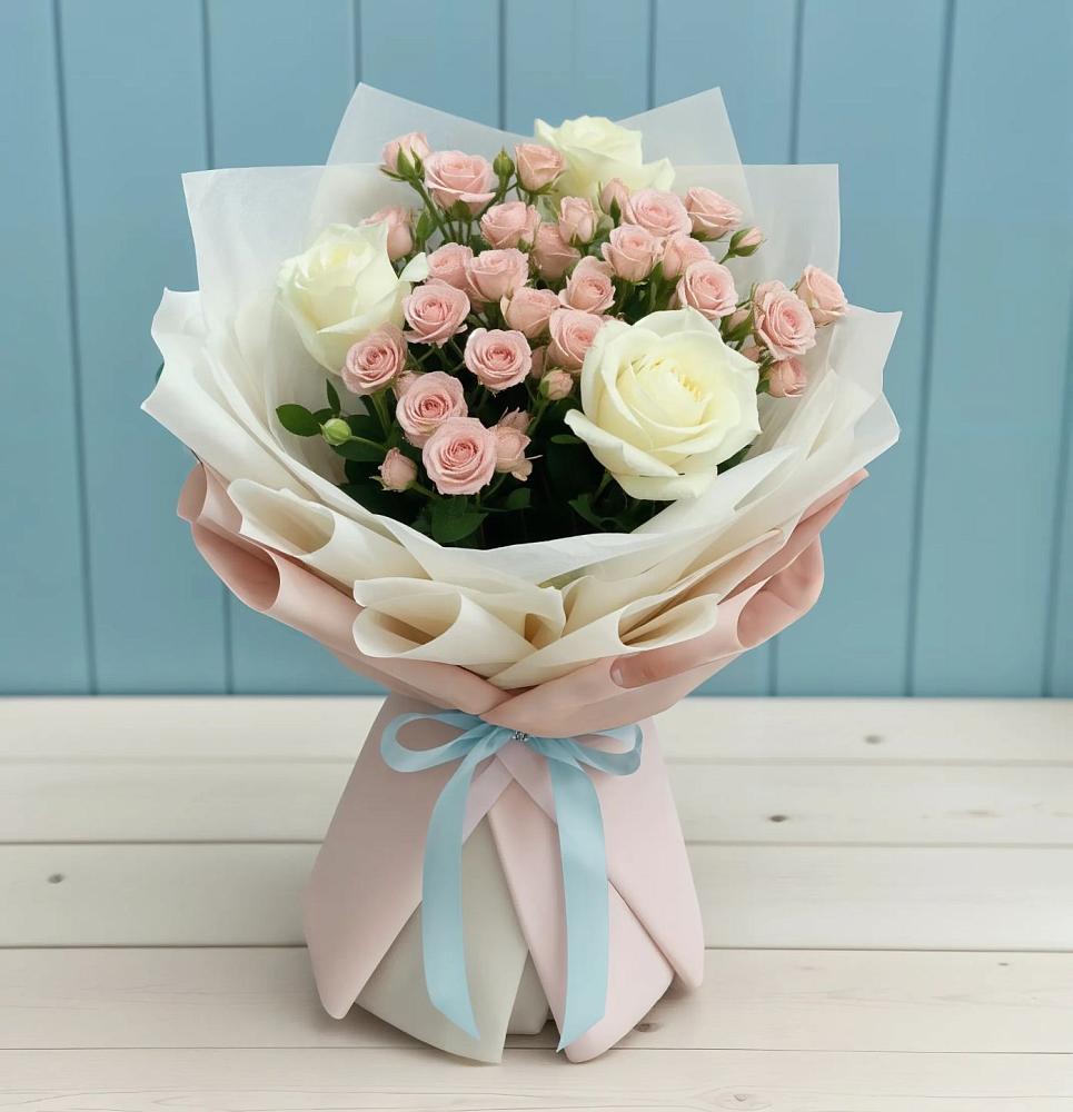 Букет цветов из: Розы в Великом Устюге