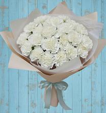 Букет цветов из:  Гвоздики в Великом Устюге