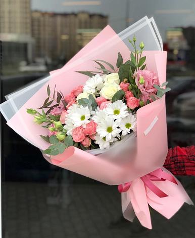 Букет цветов из: Розы, Лизиантусы и Хризантемы в Великом Устюге