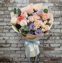 Букет цветов из:  Розы, Лизиантусы и Гвоздики в Великом Устюге