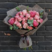 Букет цветов из:  Розы в Великом Устюге