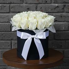 Цветочная композиция из Розы в шляпной коробке в Великом Устюге