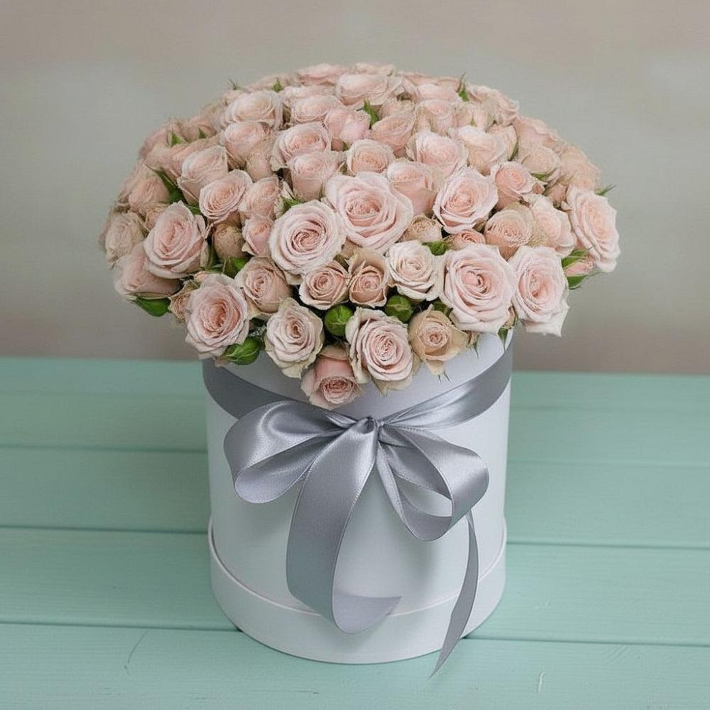 Цветочная композиция из Розы в шляпной коробке в Великом Устюге