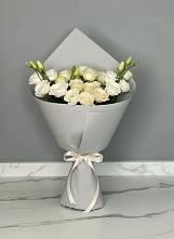 Букет цветов из:  Розы и Лизиантусы в Великом Устюге